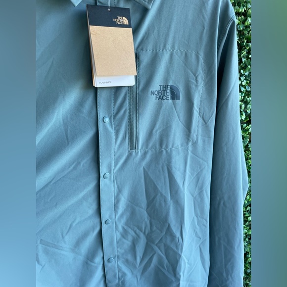 The North Face Trail Shirt in Goblin Blue - NWT | Men’s Large - Picture 2 of 14